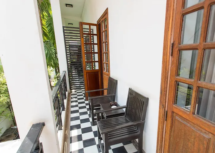 Apsara Centrepole 4*
