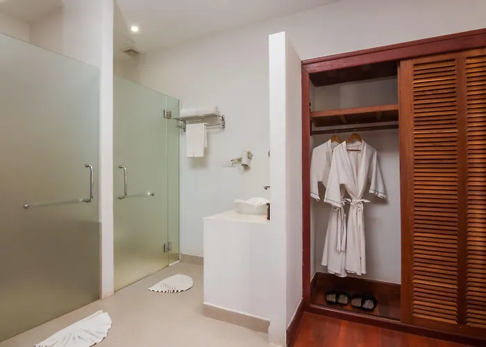 Apsara Centrepole Hotel